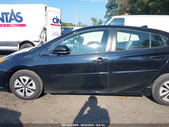 Toyota Prius Two Eco 2016 JTDKARFU1G3023820 Image 14