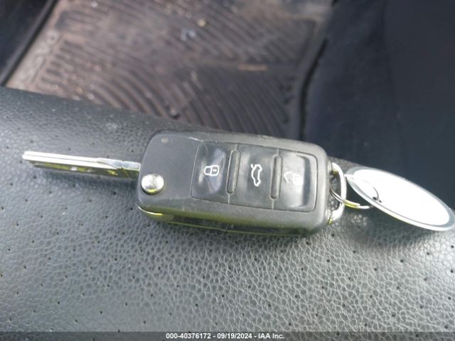 1VWBN7A37EC111384 Volkswagen Passat 2.0l Tdi Se