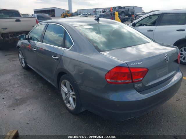 1VWBN7A37EC111384 Volkswagen Passat 2.0l Tdi Se