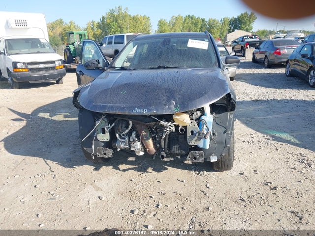 3C4NJDCB0JT209556 Jeep Compass Limited 4x4