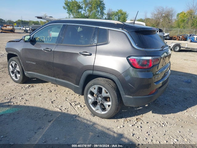 3C4NJDCB0JT209556 Jeep Compass Limited 4x4