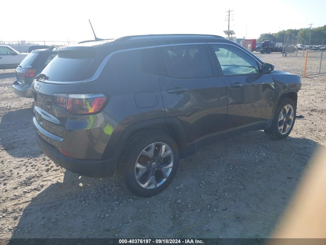 3C4NJDCB0JT209556 Jeep Compass Limited 4x4