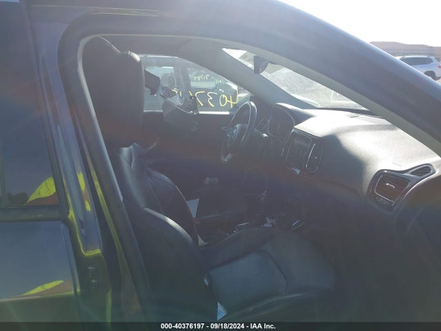 3C4NJDCB0JT209556 Jeep Compass Limited 4x4