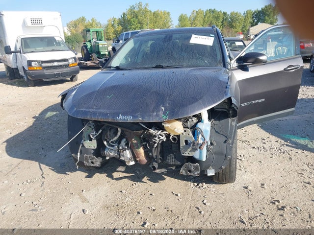 3C4NJDCB0JT209556 Jeep Compass Limited 4x4