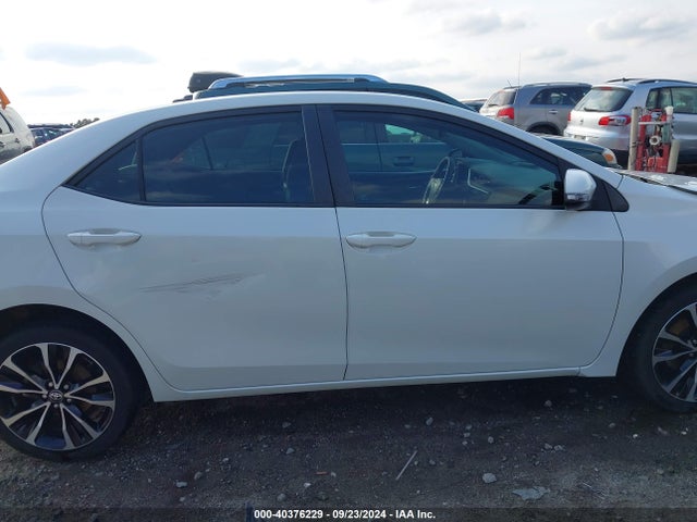 Toyota COROLLA SE 2018 5YFBURHE5JP805808 Image 13