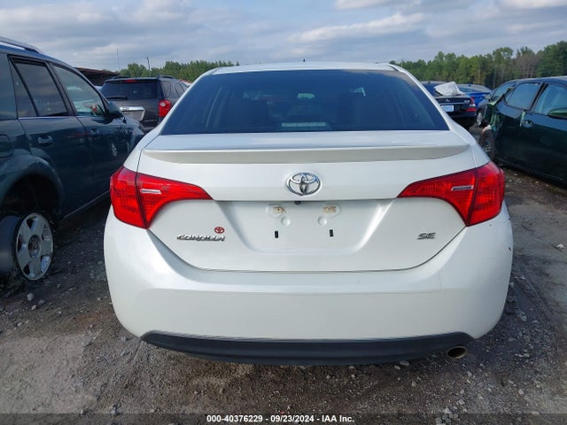 Toyota COROLLA SE 2018 5YFBURHE5JP805808 Image 16