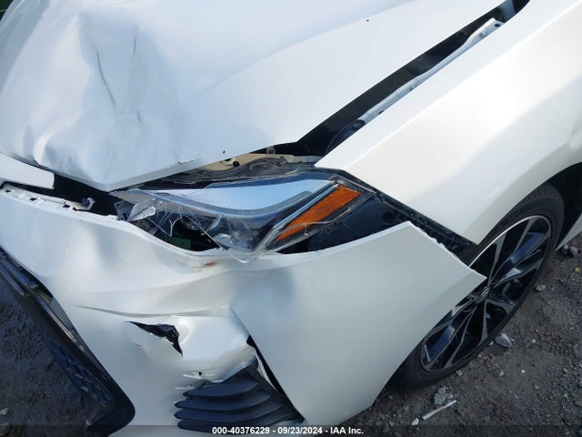 Toyota COROLLA SE 2018 5YFBURHE5JP805808 Image 19