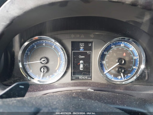 Toyota COROLLA SE 2018 5YFBURHE5JP805808 Image 7