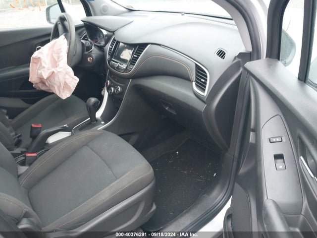 Chevrolet TRAX LS 2018 KL7CJKSB0JB614098 Image 5