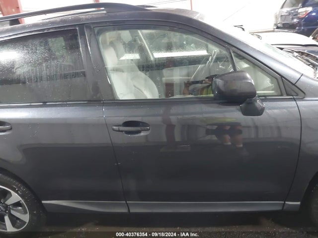 Subaru Forester 2.5i Premium 2018 JF2SJAEC1JH558104 Image 14