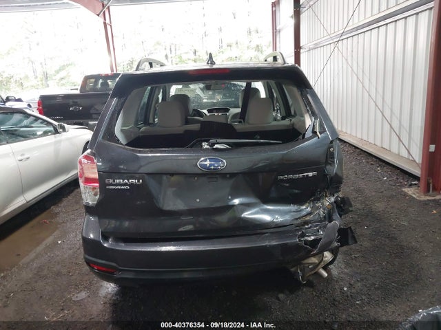 Subaru Forester 2.5i Premium 2018 JF2SJAEC1JH558104 Image 17