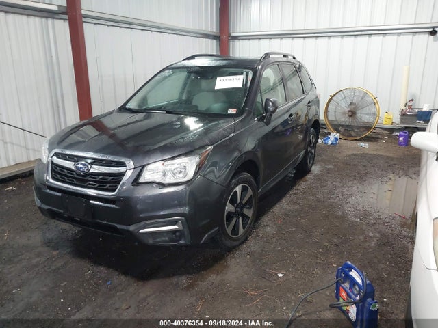 Subaru Forester 2.5i Premium 2018 JF2SJAEC1JH558104 Image 2