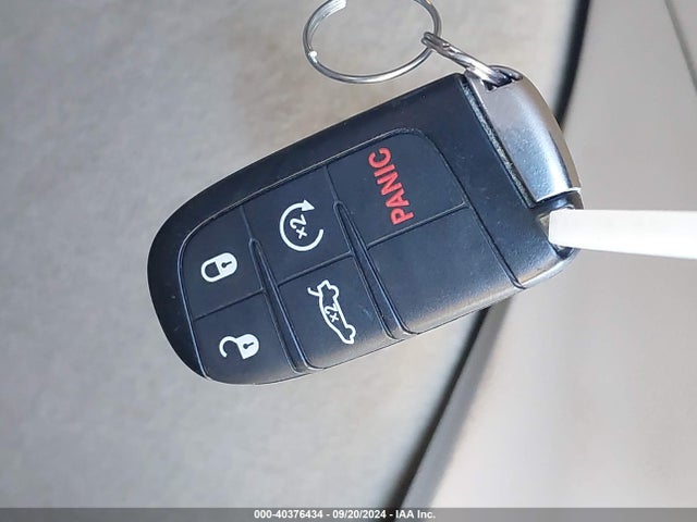 Chrysler 300C 2014 2C3CCAET4EH336920 Image 11
