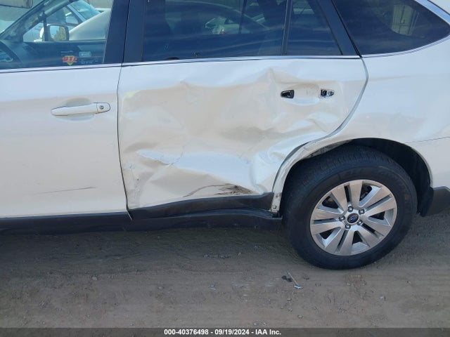 Subaru Outback 2.5i Premium 2017 4S4BSAFC4H3253757 Image 18