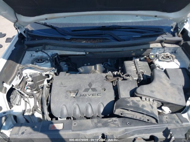 JA4AD3A37JZ009529 Mitsubishi Outlander Sel