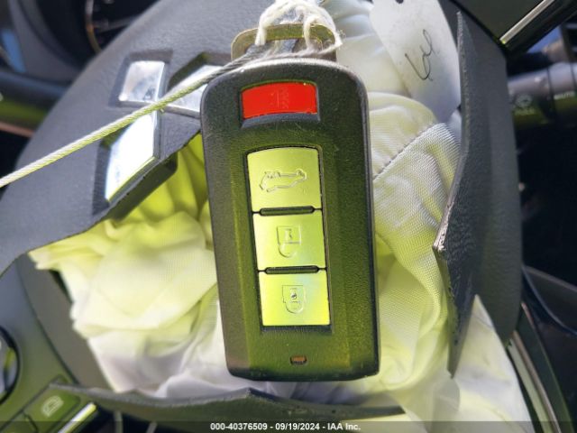 JA4AD3A37JZ009529 Mitsubishi Outlander Sel