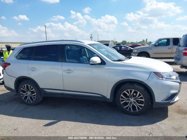JA4AD3A37JZ009529 Mitsubishi Outlander Sel