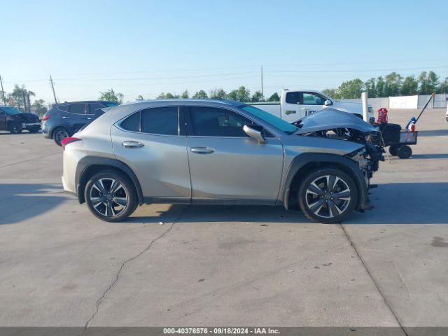 JTHX3JBH9N2048492 Lexus UX 200