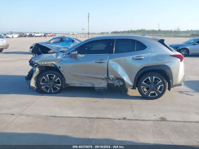 JTHX3JBH9N2048492 Lexus UX 200