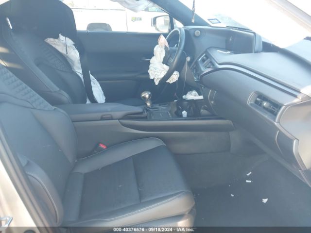 JTHX3JBH9N2048492 Lexus UX 200