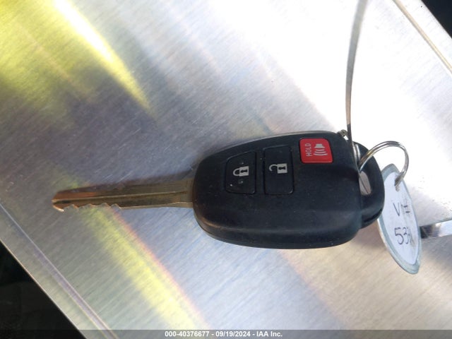 Toyota RAV4 LE 2018 2T3ZFREV5JW515331 Image 11
