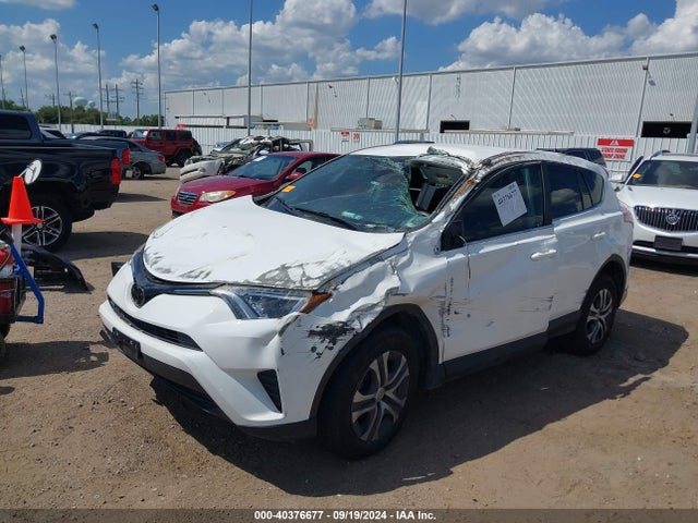 Toyota RAV4 LE 2018 2T3ZFREV5JW515331 Image 2