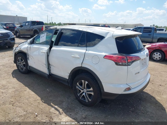 Toyota RAV4 LE 2018 2T3ZFREV5JW515331 Image 3