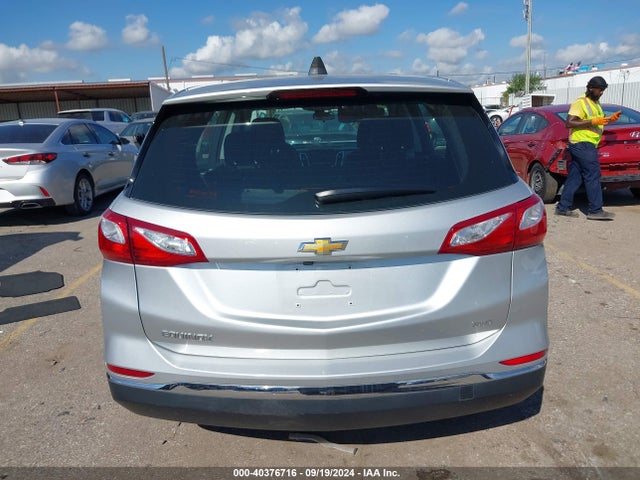 Chevrolet EQUINOX LS 2018 3GNAXREV9JL314041 Image 17