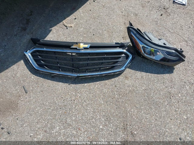 Chevrolet EQUINOX LS 2018 3GNAXREV9JL314041 Image 12