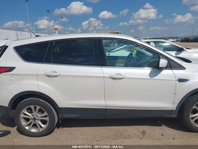 1FMCU0GD7HUA98762 Ford ESCAPE SE