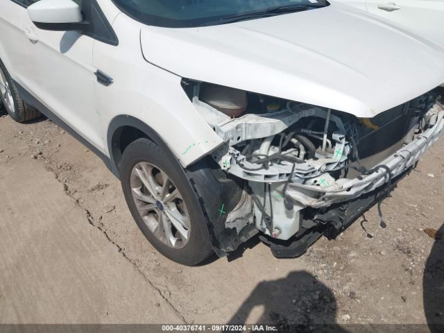 1FMCU0GD7HUA98762 Ford ESCAPE SE