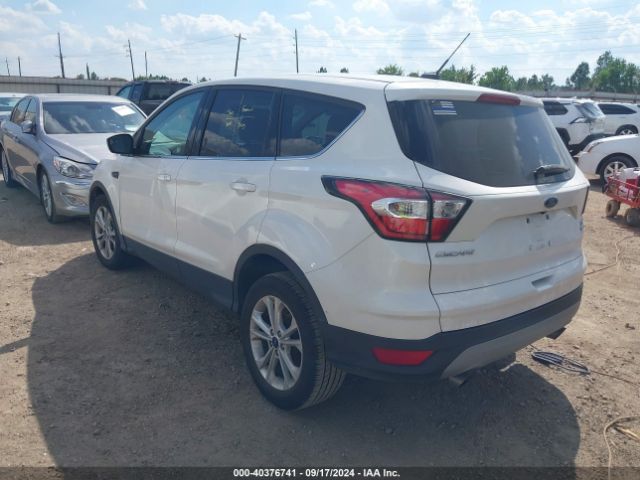 1FMCU0GD7HUA98762 Ford ESCAPE SE