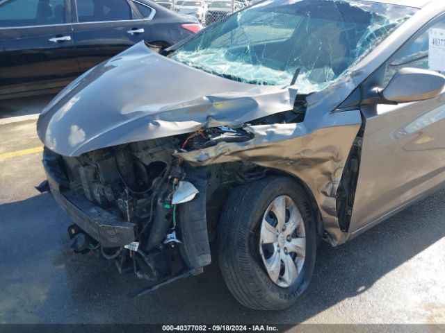 5NPDH4AE6GH753119 Hyundai ELANTRA SE