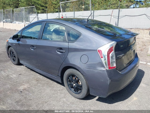 Toyota Prius Three 2015 JTDKN3DU4F0450395 Image 3