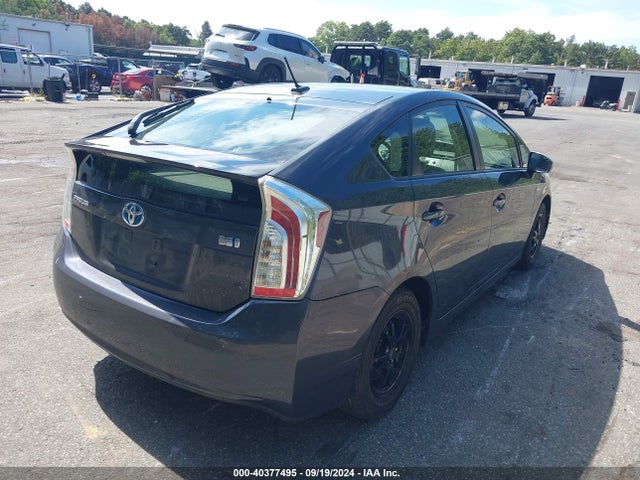 Toyota Prius Three 2015 JTDKN3DU4F0450395 Image 4
