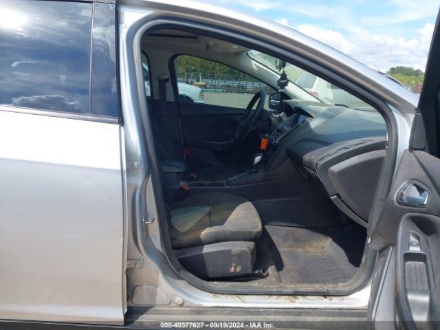 1FADP3M2XHL338046 Ford FOCUS SEL