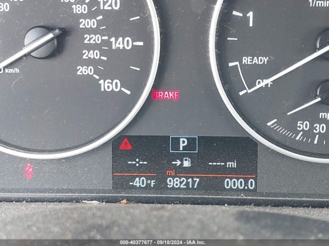 WBA8E1G5XJNU92808 BMW 320i