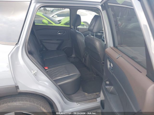 JN8BT3DC0NW118824 Nissan Rogue Platinum Fwd