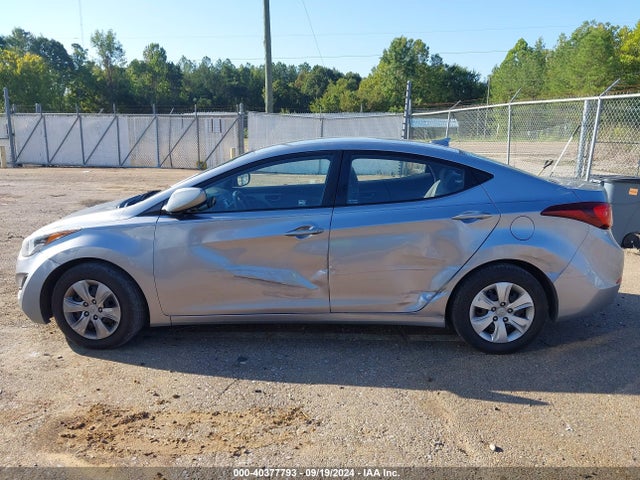 Hyundai ELANTRA SE 2016 5NPDH4AE3GH704203 Image 14