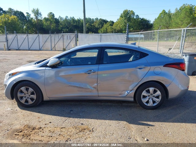 Hyundai ELANTRA SE 2016 5NPDH4AE3GH704203 Image 6