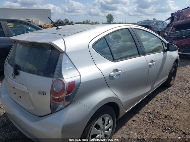 JTDKDTB37E1072031 Toyota Prius C One