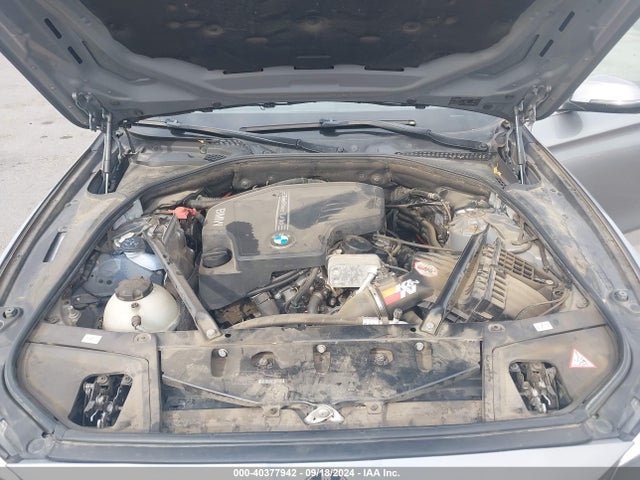 BMW 528i Xdrive 2014 WBA5A7C52ED613558 Image 10