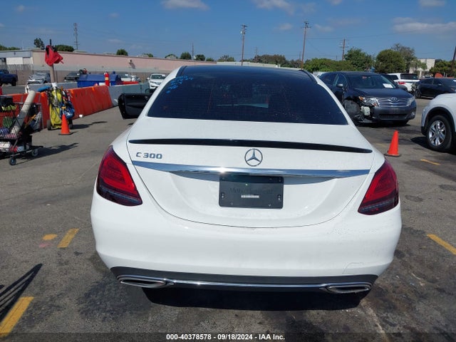 W1KWF8DB2MR613652 Mercedes-Benz C 300 Sedan