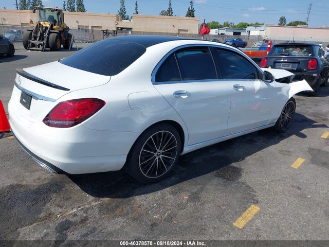 W1KWF8DB2MR613652 Mercedes-Benz C 300 Sedan