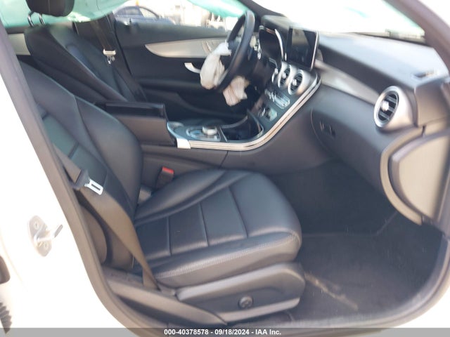 W1KWF8DB2MR613652 Mercedes-Benz C 300 Sedan