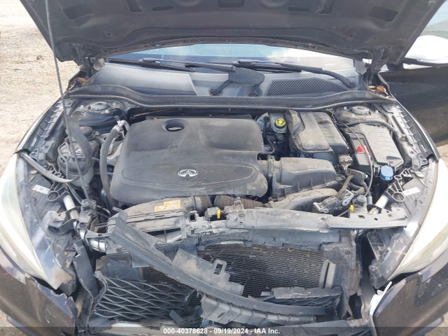 SJKCH5CP6JA043553 Infiniti Qx30 Premium