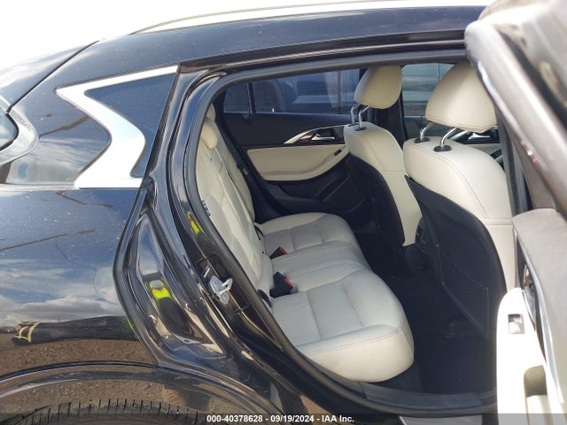 SJKCH5CP6JA043553 Infiniti Qx30 Premium