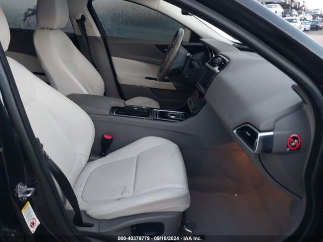 SAJAJ4FNXJCP33105 Jaguar Xe 20d Premium