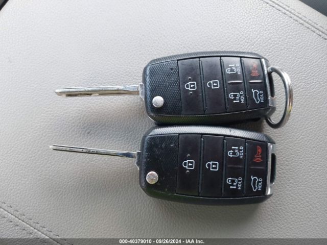 KNDMB5C10G6172517 KIA SEDONA LX
