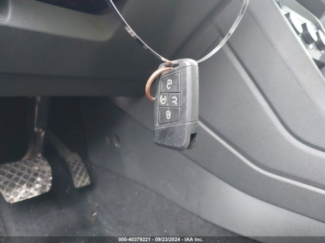 3VV2B7AXXJM084254 Volkswagen Tiguan 2.0t Se/2.0t Sel